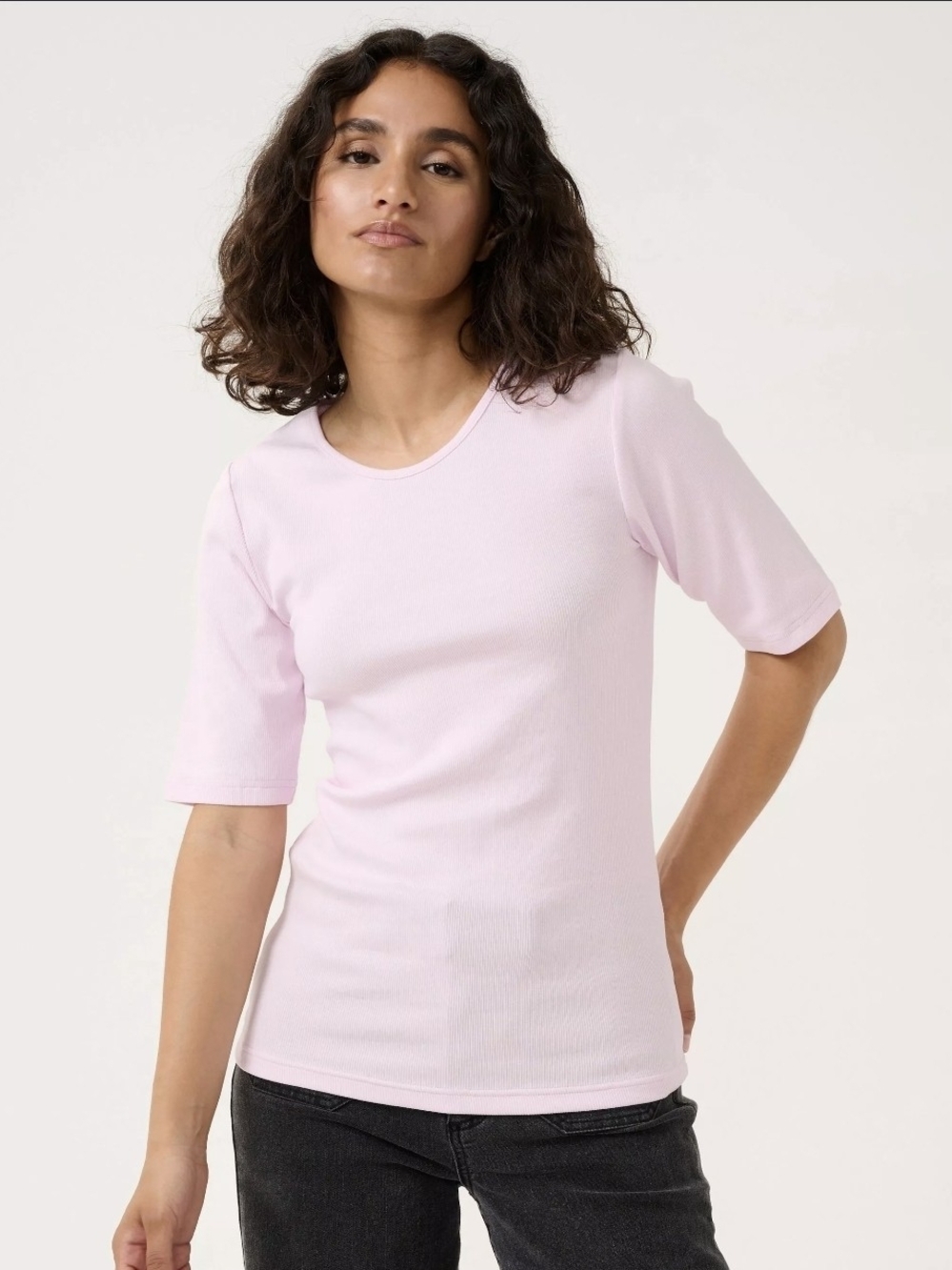 Classic Crewneck Short Sleeve Tee in Pale Pink